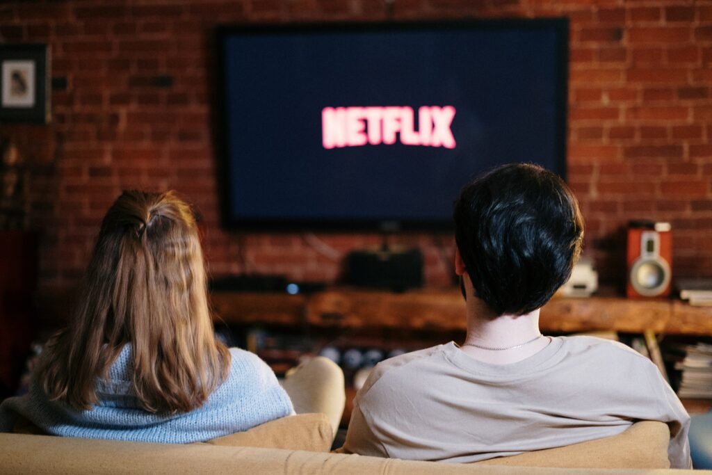 Estrategia Netflix Uso Cuentas Compartidas en domicilios
